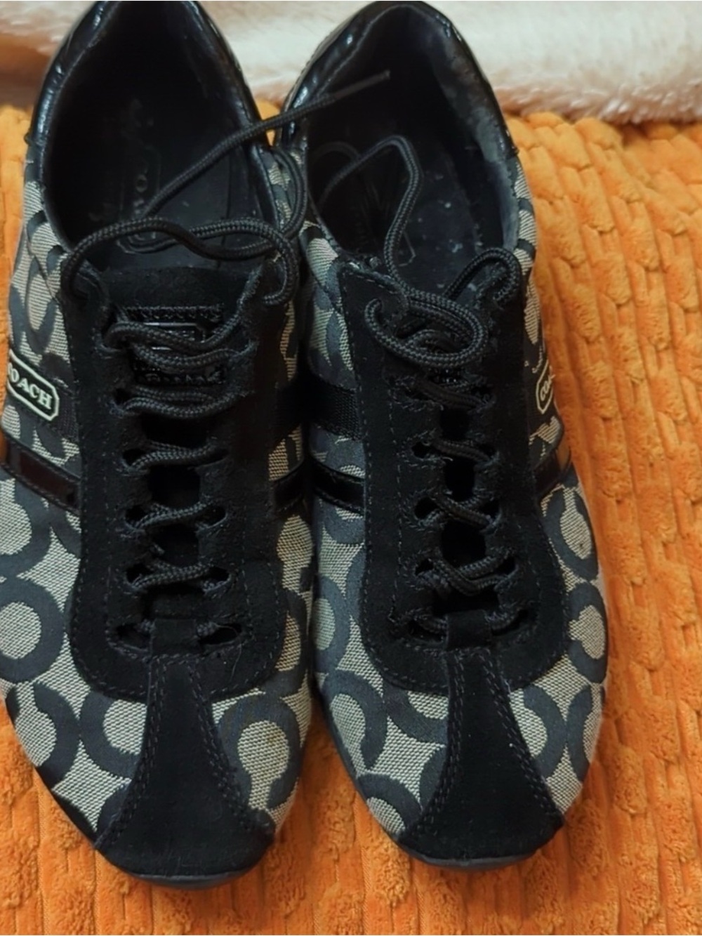 💕 Coach Kathleen Black and Ivory Signature Monogram Sneakers 7.5